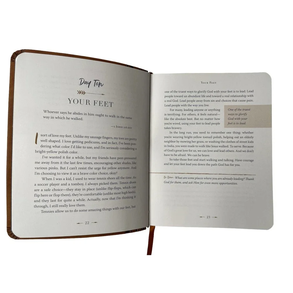 100 Days to Brave Deluxe Edition Brown Leather Bound Devotions Book Annie Downs‎
